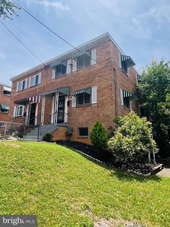 4901 Fitch Place Ne - Photo 0