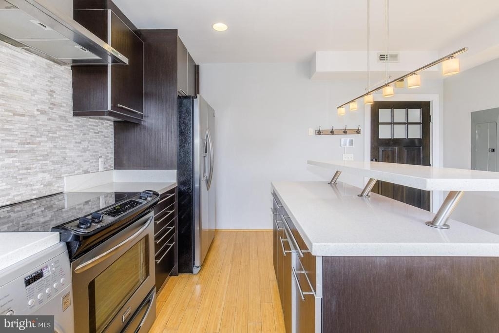 1409 G Street Ne - Photo 4