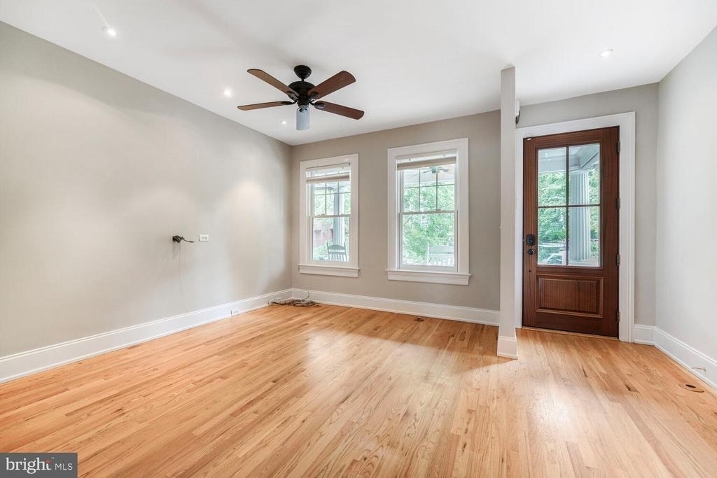 1871 Newton Street Nw - Photo 4