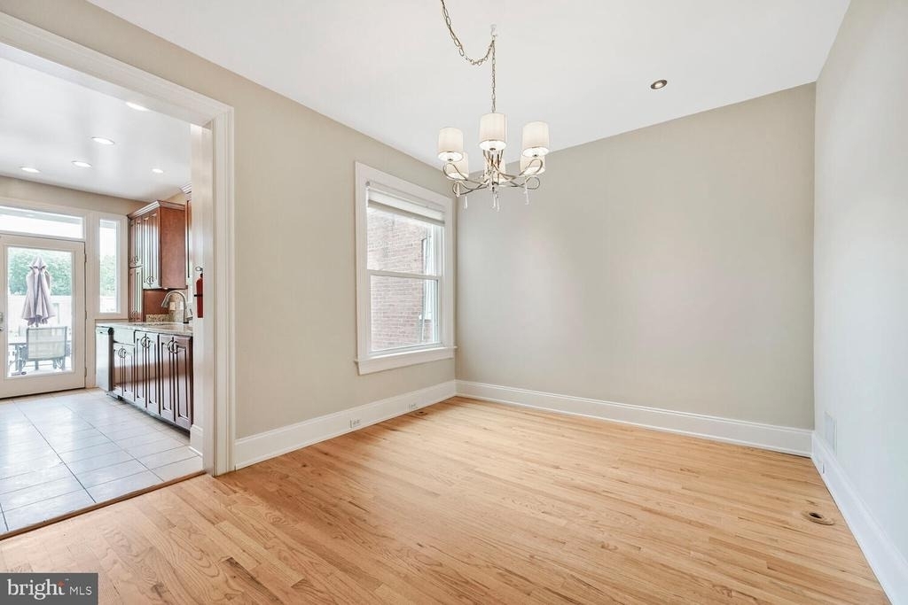 1871 Newton Street Nw - Photo 8
