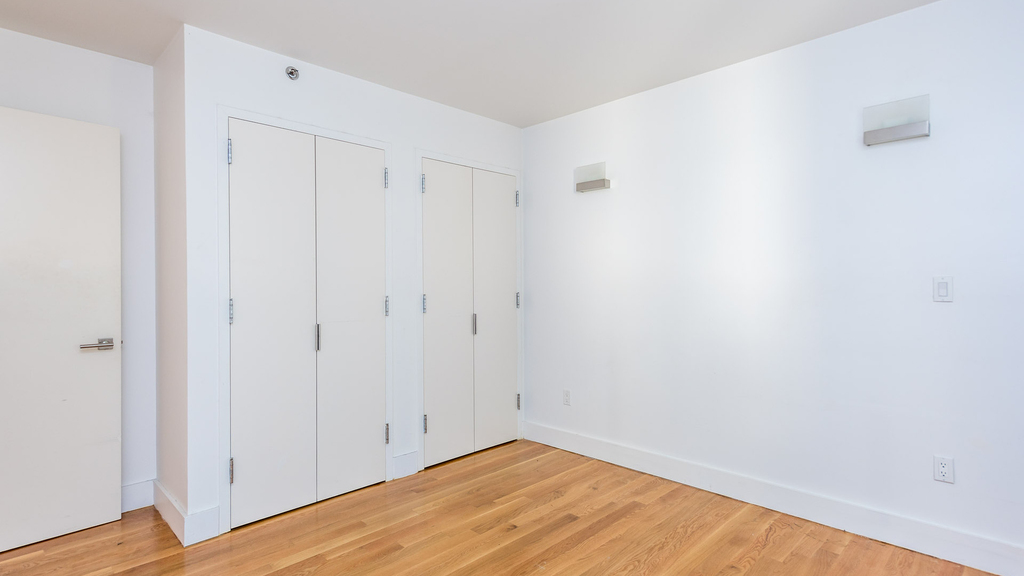387 Franklin Ave 11238 - Photo 1