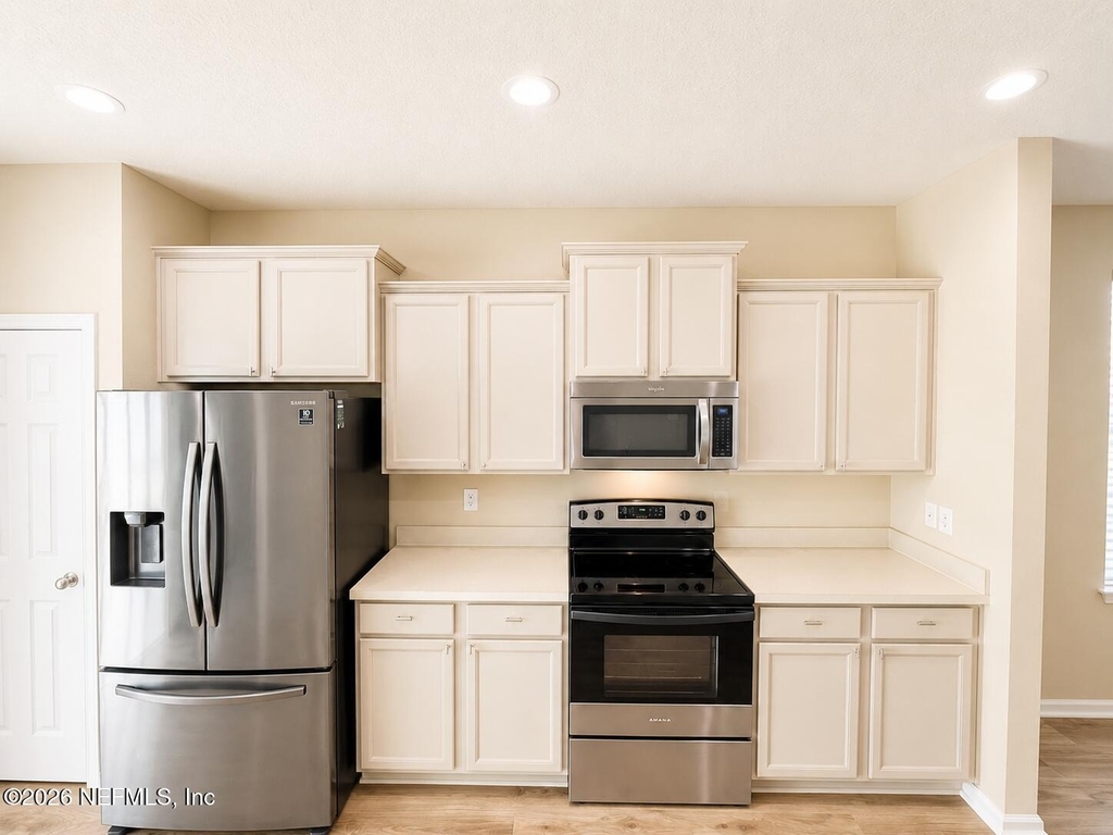 550 Drysdale Drive - Photo 2