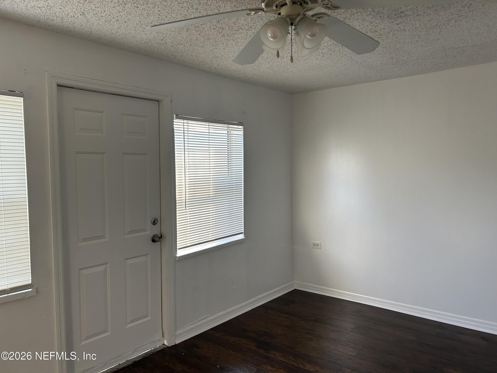 3914 Rodby Drive - Photo 3