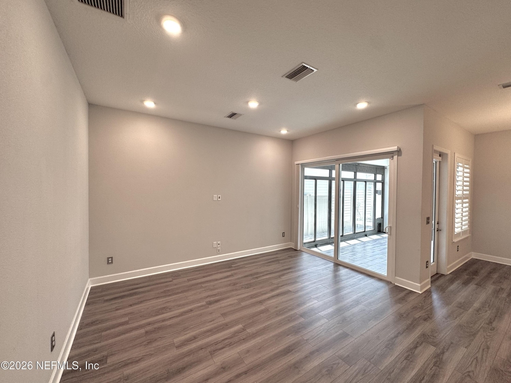 77 Park Center Avenue - Photo 2