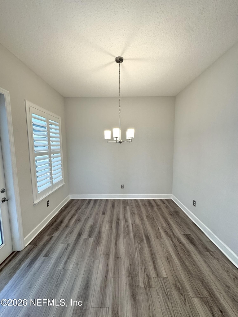 77 Park Center Avenue - Photo 7