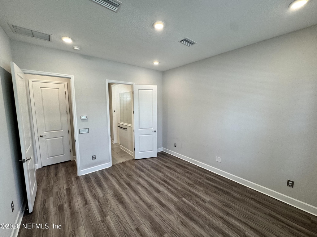 77 Park Center Avenue - Photo 15
