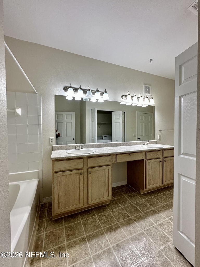 7800 Point Meadows Drive - Photo 19