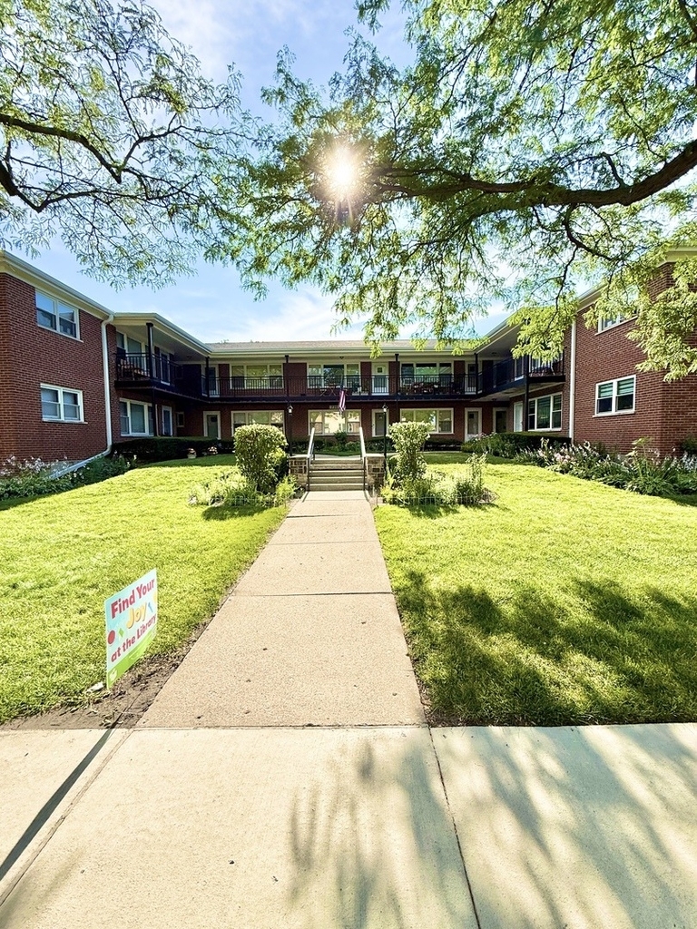 720 N Western Avenue - Photo 0