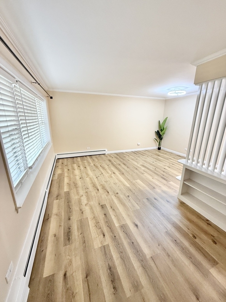 720 N Western Avenue - Photo 2