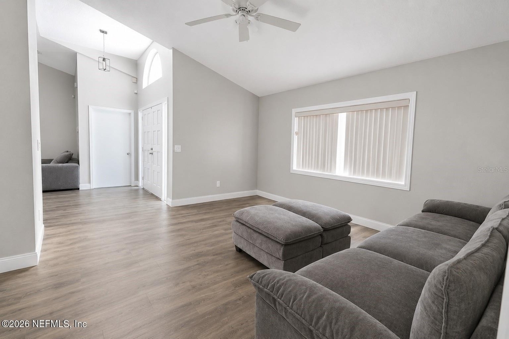 10 Falls Place - Photo 14