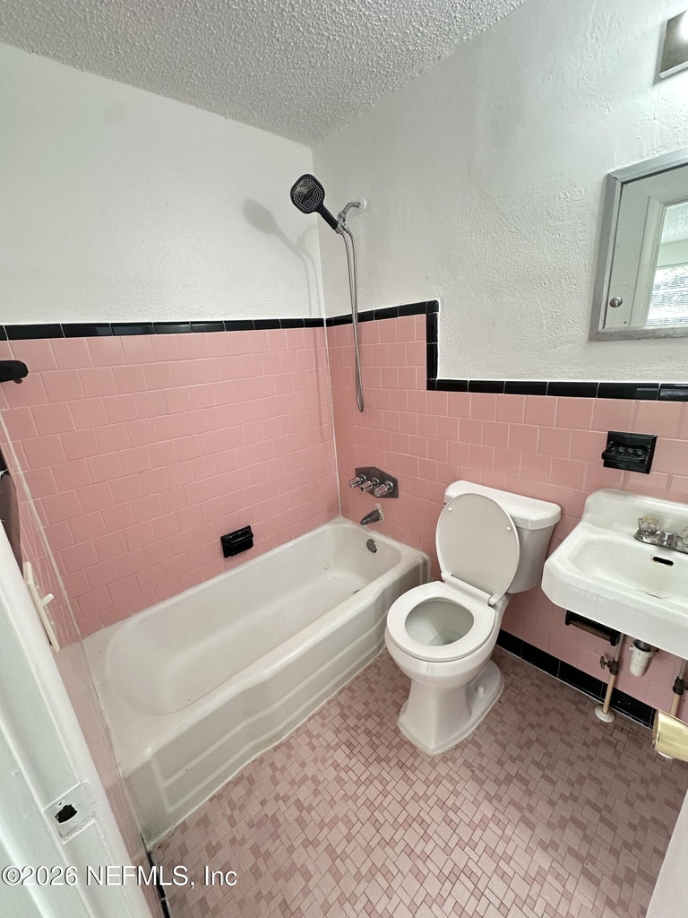 7915 Hare Avenue - Photo 2