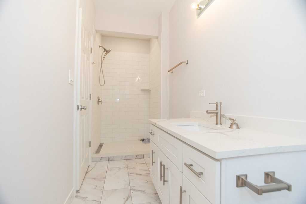 2248 W 21st Street - Photo 9