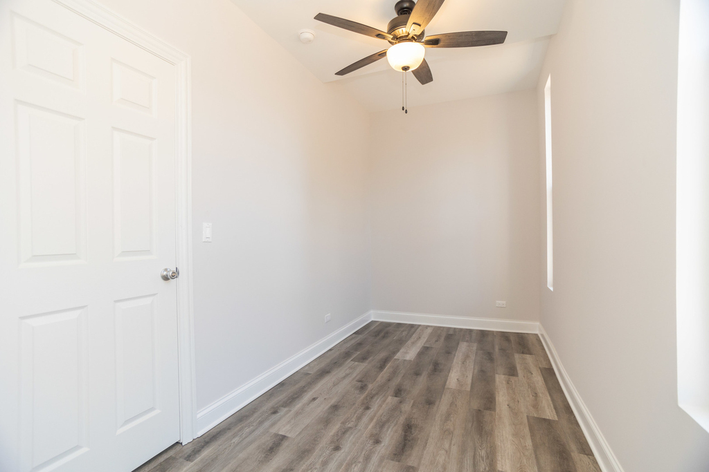 2248 W 21st Street - Photo 5