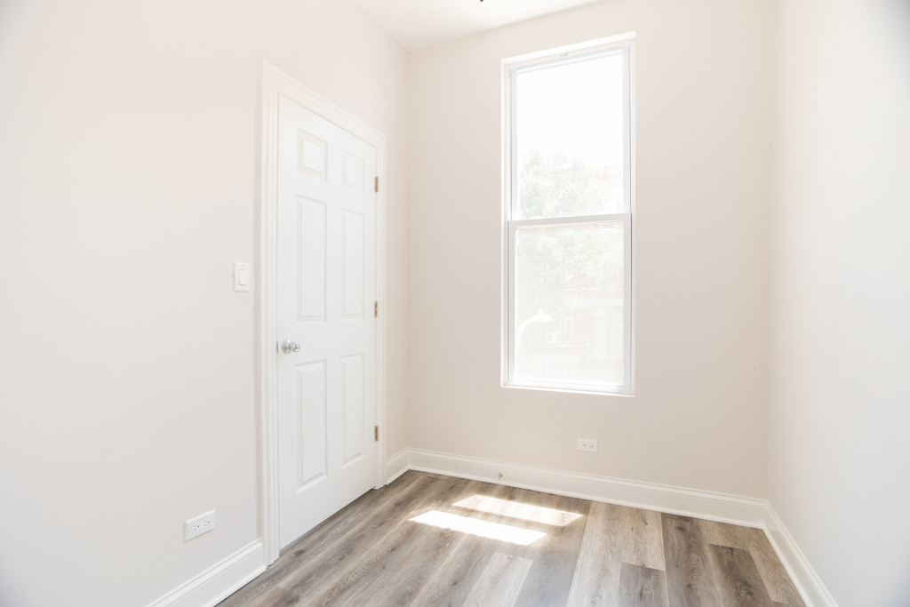 2248 W 21st Street - Photo 8