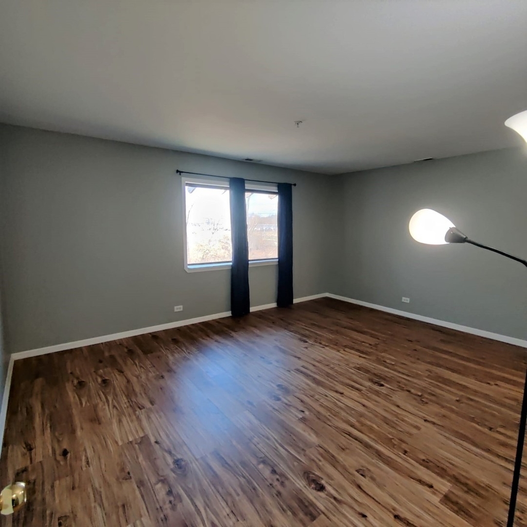 21w581 North Avenue - Photo 7