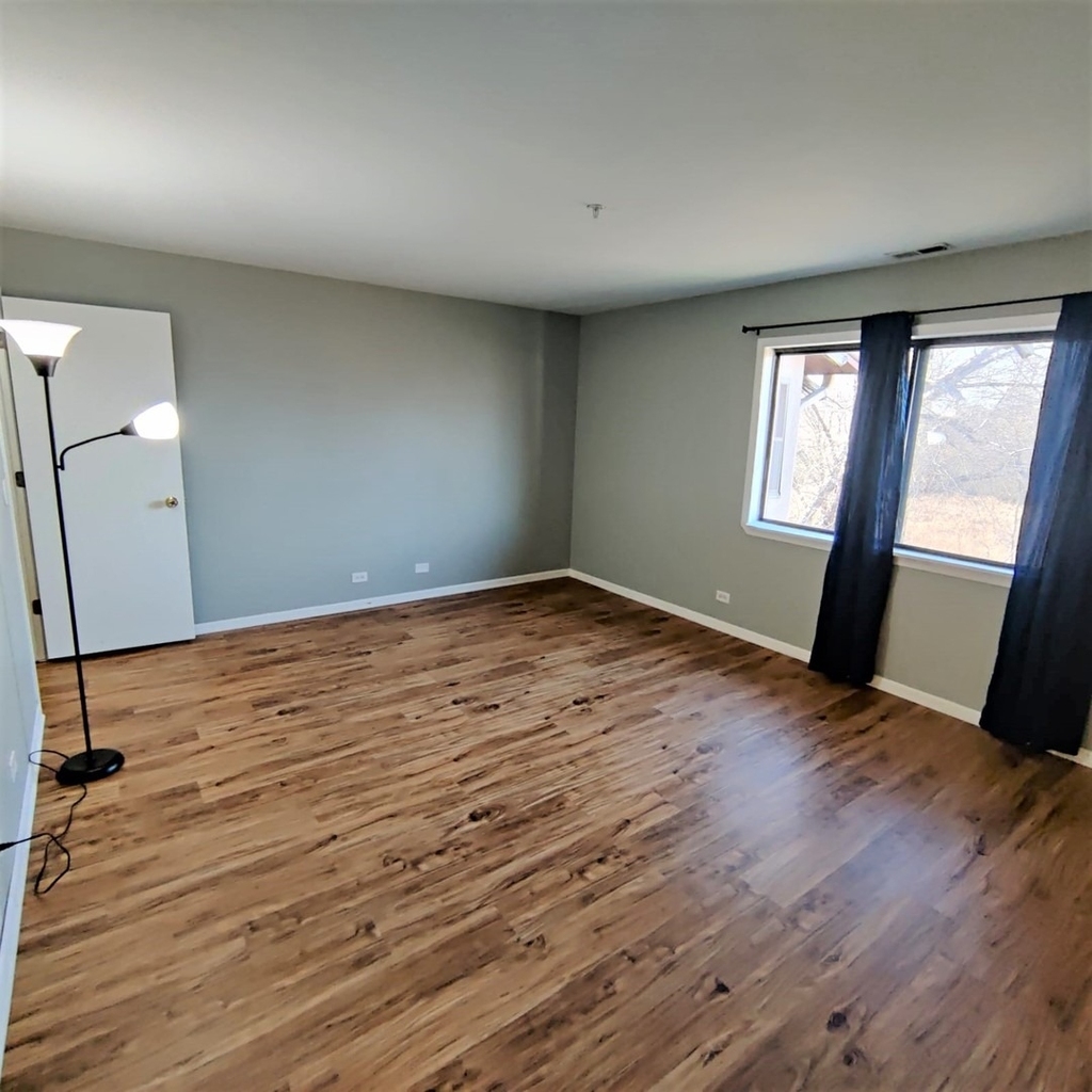 21w581 North Avenue - Photo 10