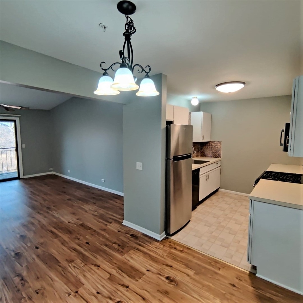 21w581 North Avenue - Photo 4