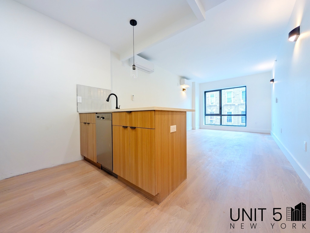 1312 Lincoln Place - Photo 0