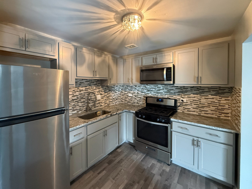 16w486 Lake Drive - Photo 5