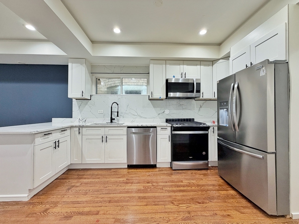 3316 W Flournoy Street - Photo 0