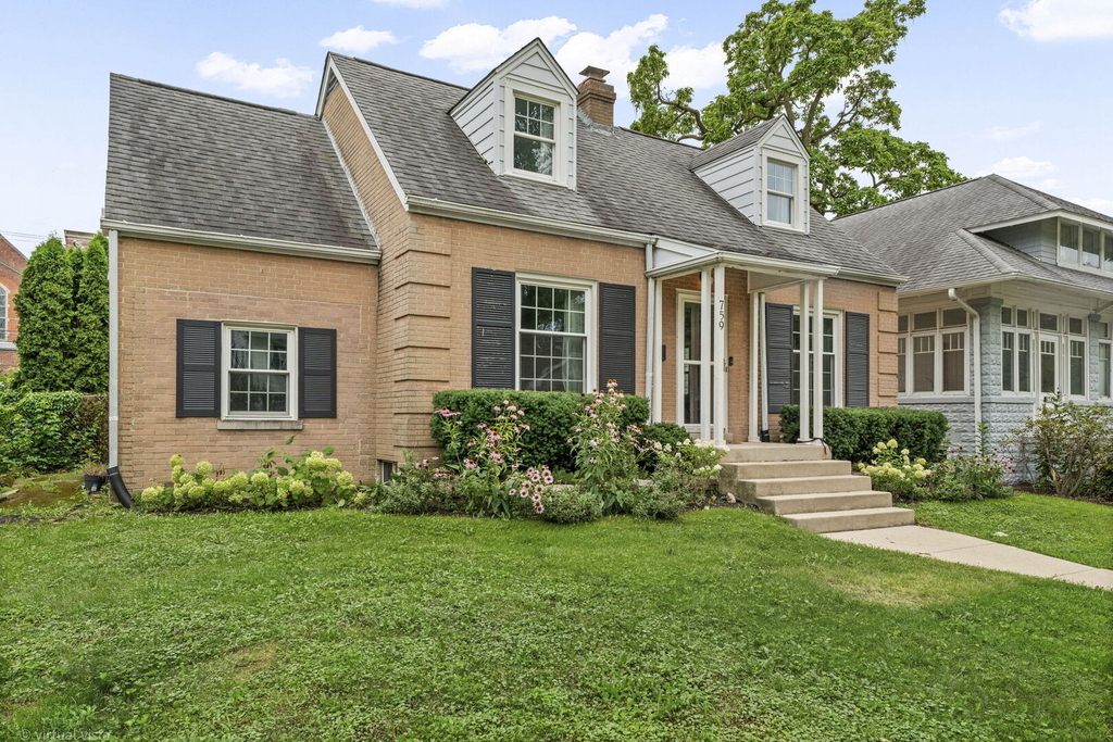 759 Laurel Avenue - Photo 2