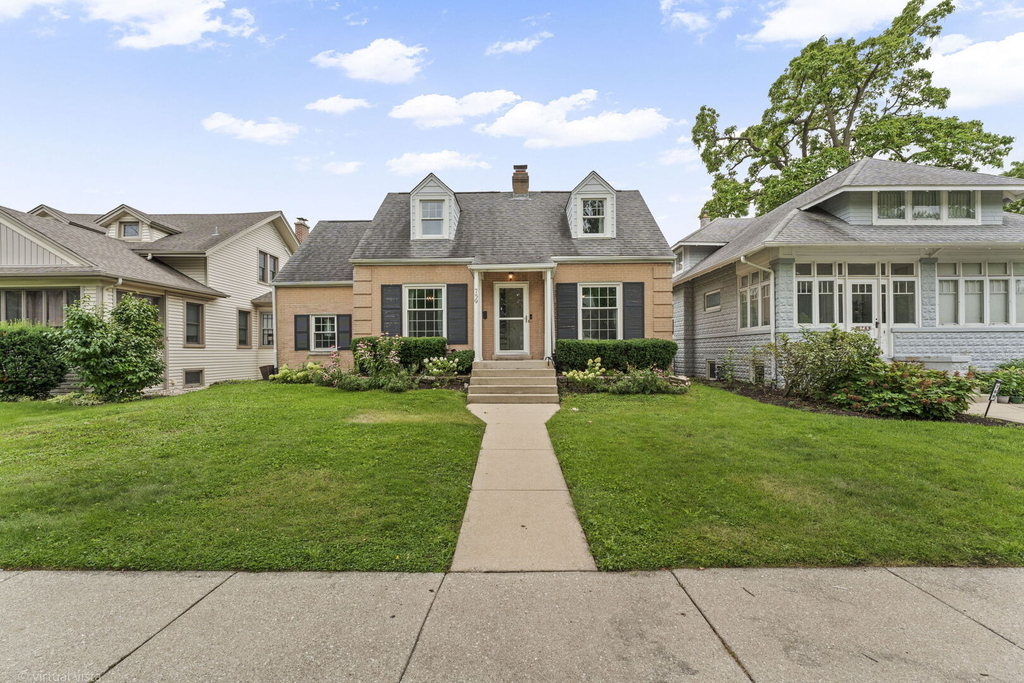 759 Laurel Avenue - Photo 0