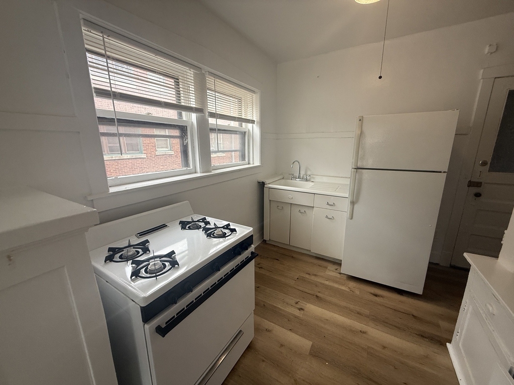 104 Lincoln Avenue - Photo 8