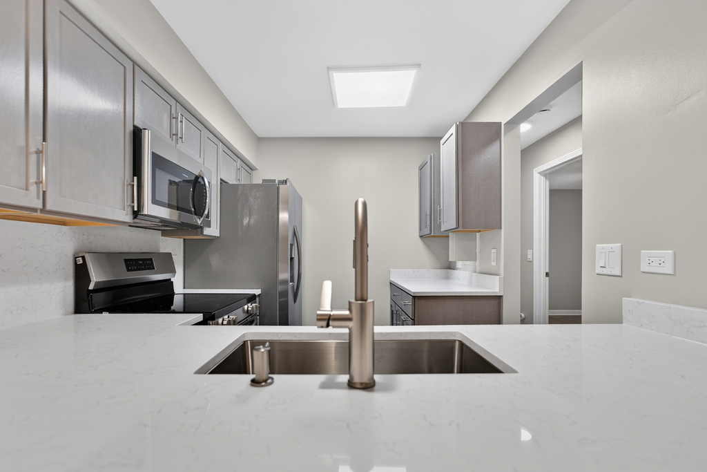 718 Rodenburg Road - Photo 14