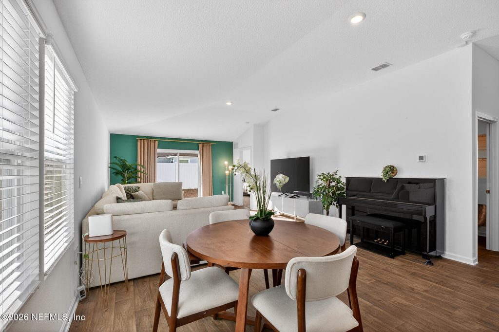 163 Silver Birch Street - Photo 6