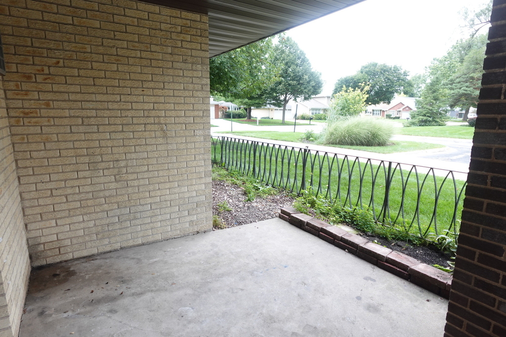 1206 E Fairview Street - Photo 1