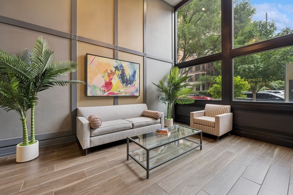 434 W Melrose Street - Photo 20