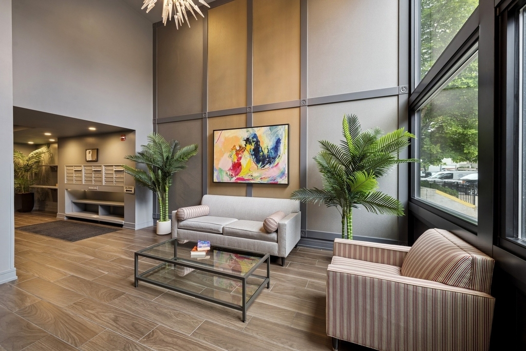434 W Melrose Street - Photo 18