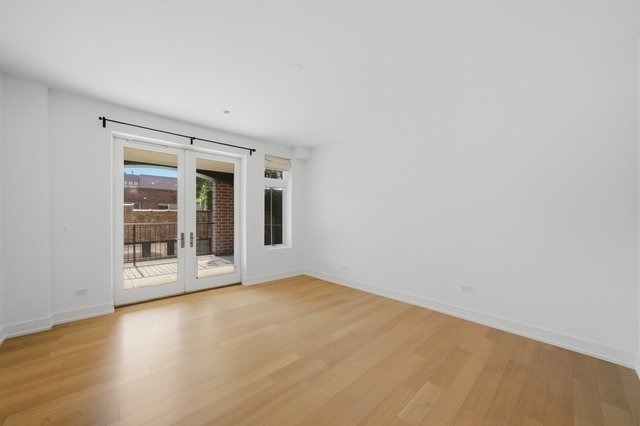 434 W Melrose Street - Photo 11