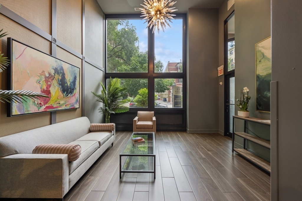 434 W Melrose Street - Photo 19