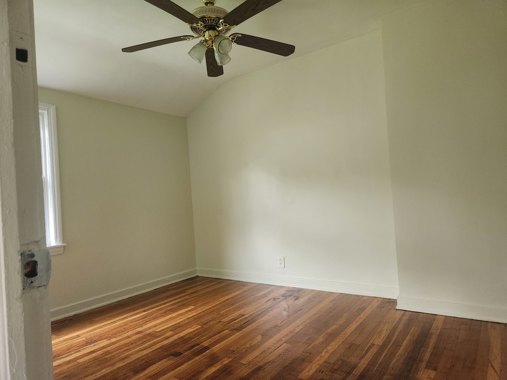 2510 E 96th Street - Photo 9