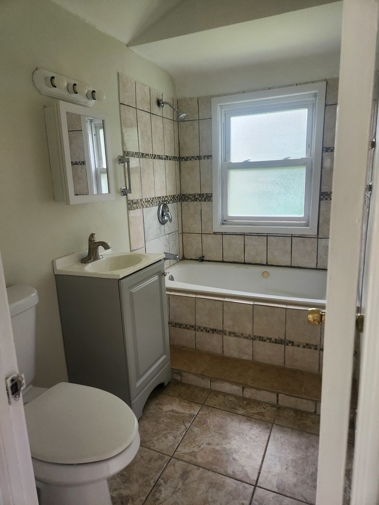 2510 E 96th Street - Photo 10