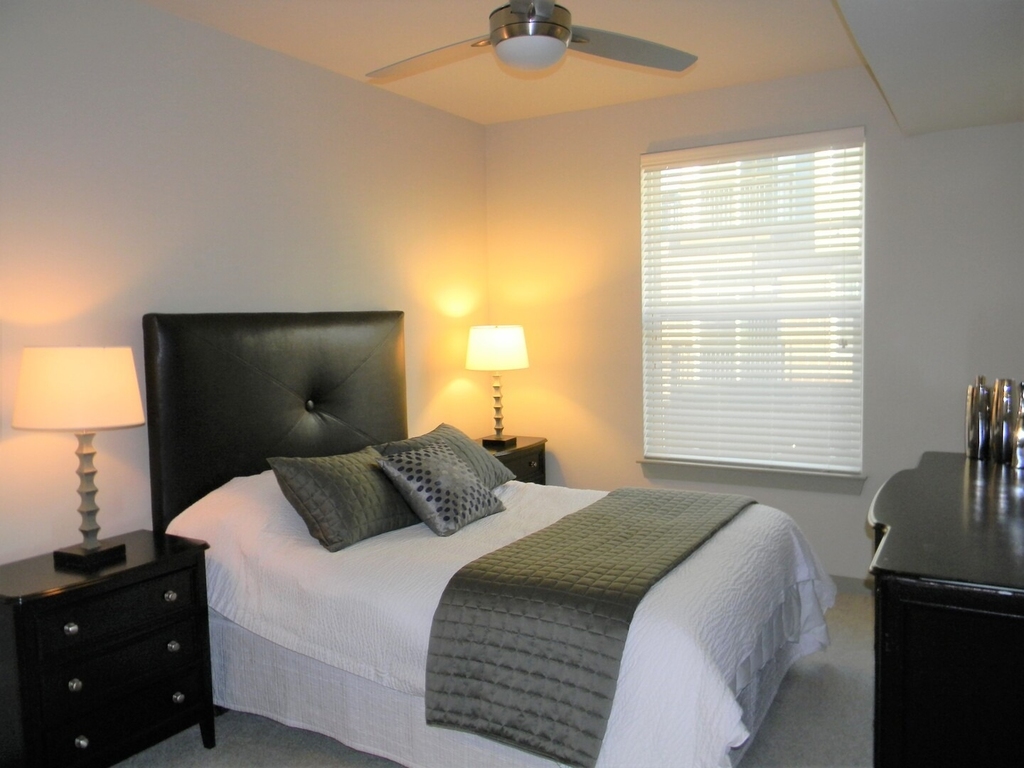 680 E Algonquin Road - Photo 5