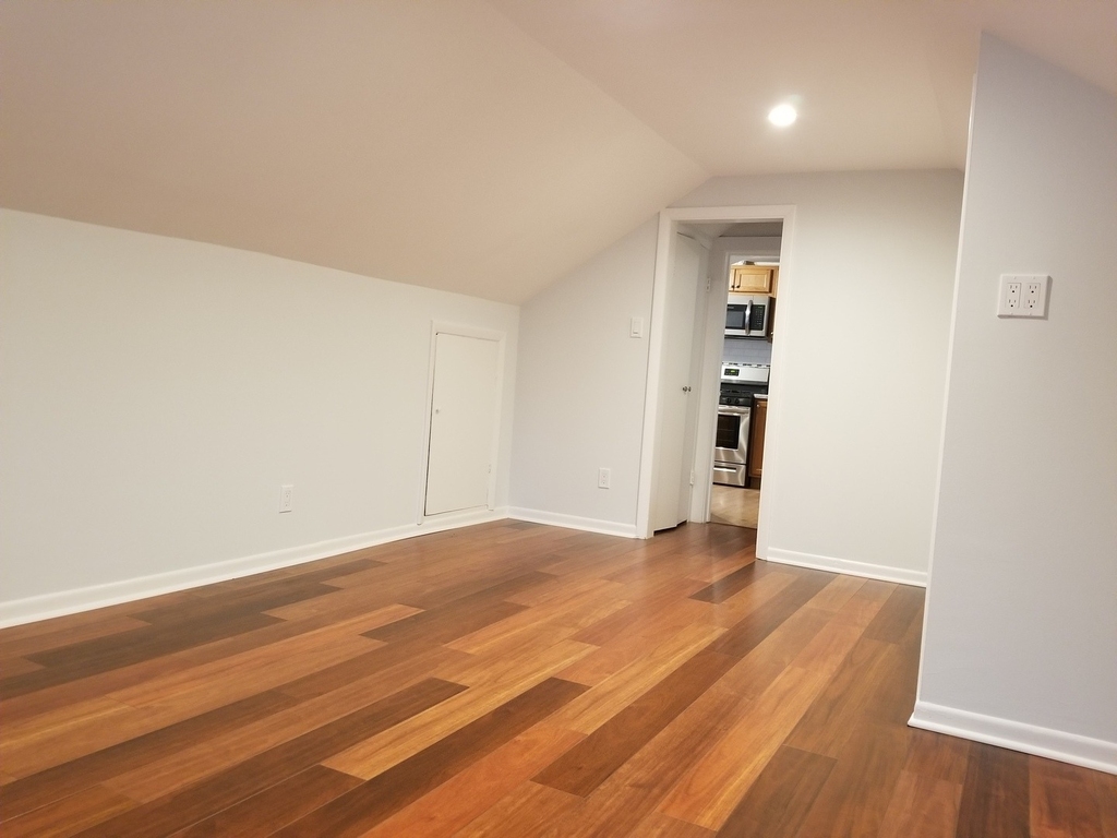345 N Addison Avenue - Photo 9