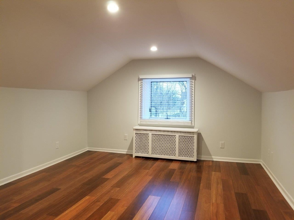 345 N Addison Avenue - Photo 10