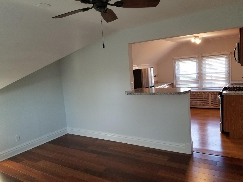 345 N Addison Avenue - Photo 8