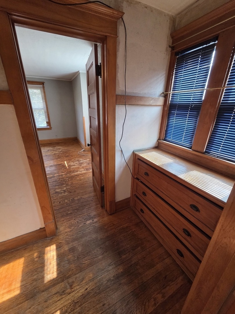204 W Locust Street - Photo 1
