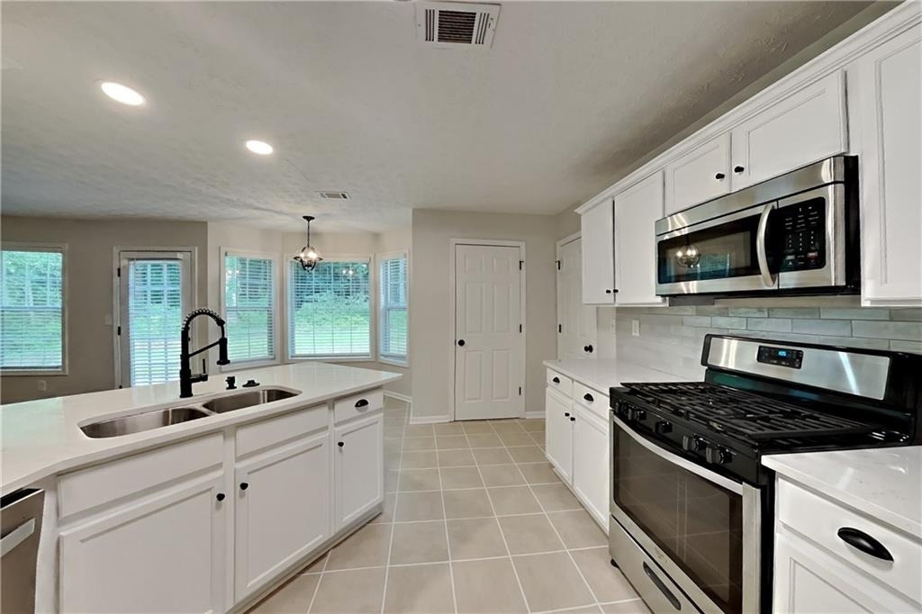 7318 Coral Lake Drive - Photo 5