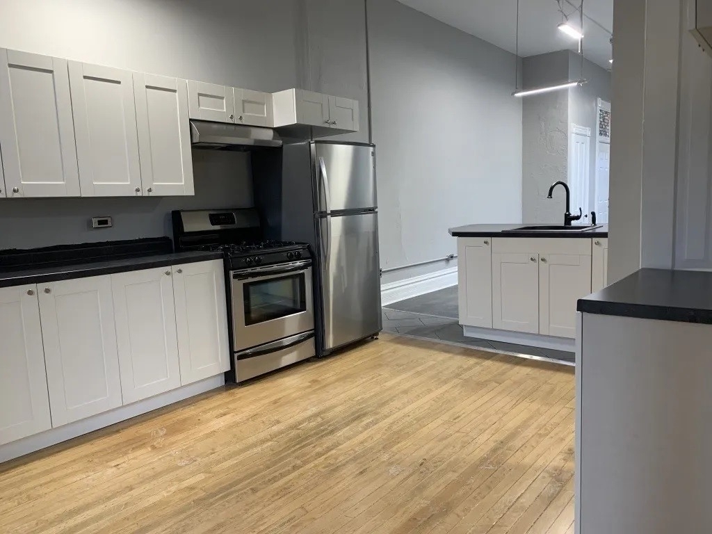 8 N State Street - Photo 2