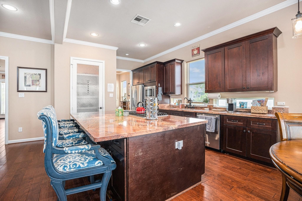 1333 N Meyer Avenue - Photo 12