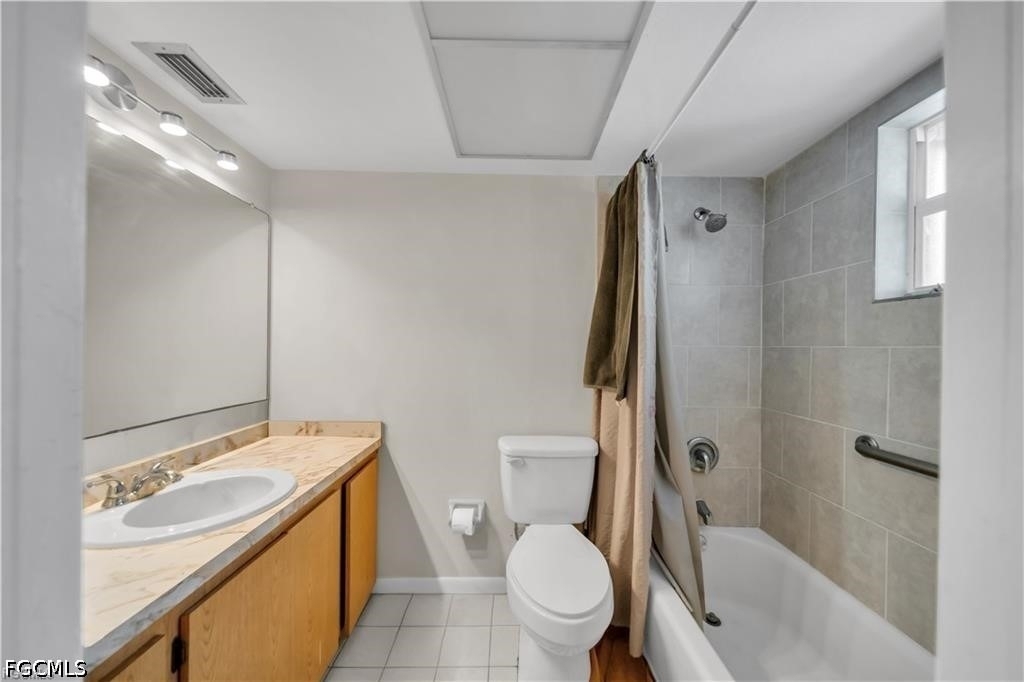 836 Sw Trafalgar Parkway - Photo 12