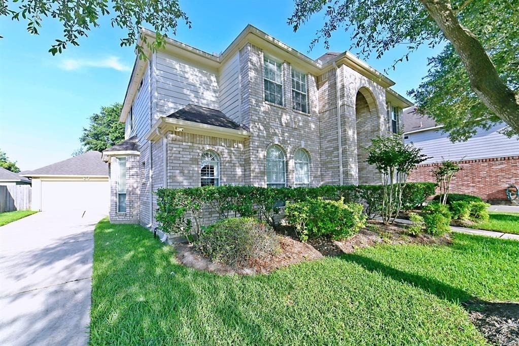 407 Groveton Ridge Lane - Photo 0
