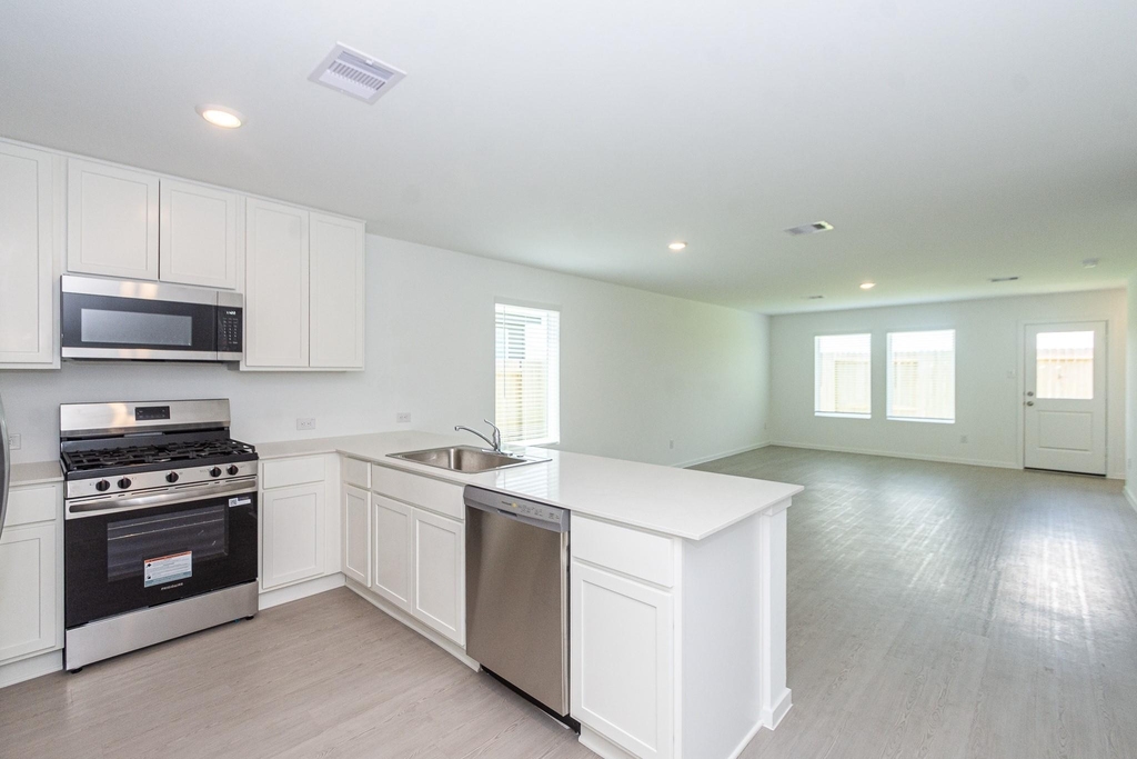 12819 Ivy Creek Ct - Photo 6