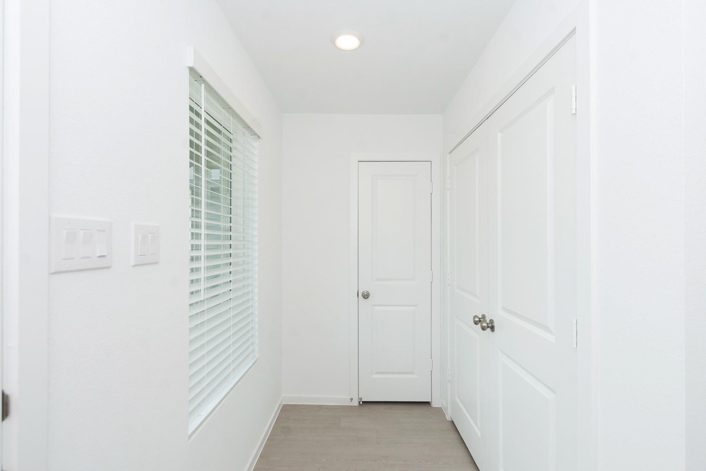 12819 Ivy Creek Ct - Photo 2