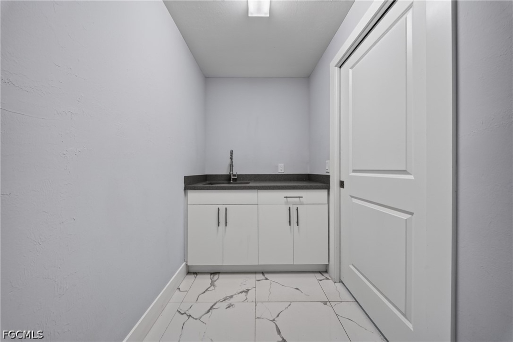 738 Sunrirse Boulevard - Photo 22
