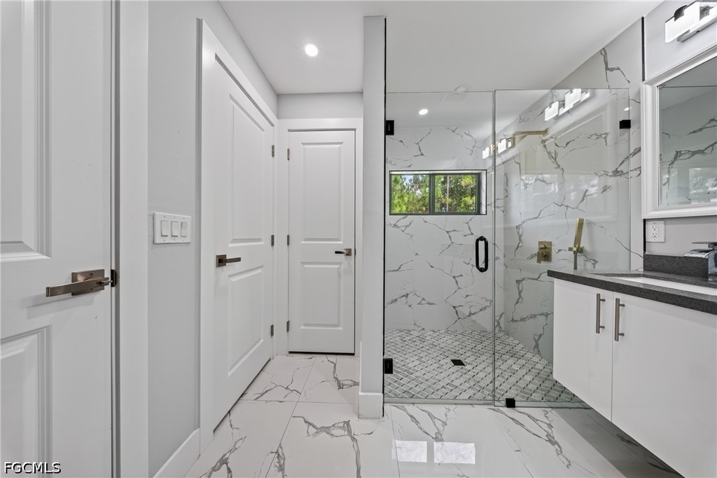 738 Sunrirse Boulevard - Photo 21